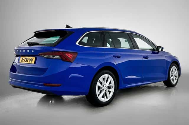 Škoda Octavia (2024) thumbnail 4