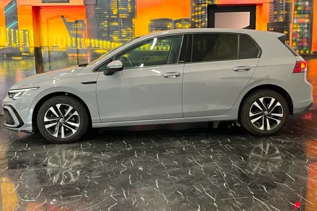 Volkswagen Golf (2020) thumbnail 2