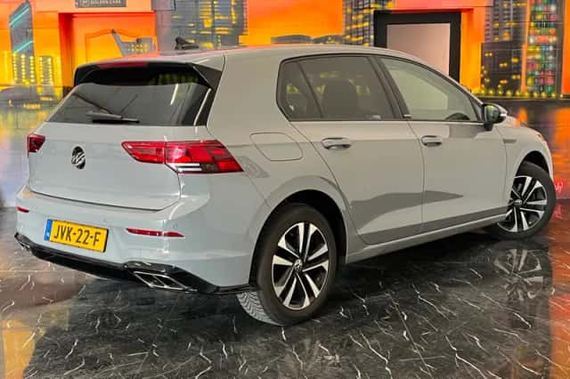 Volkswagen Golf (2020) thumbnail 4