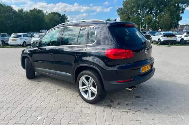 Volkswagen Tiguan (2013) thumbnail 2