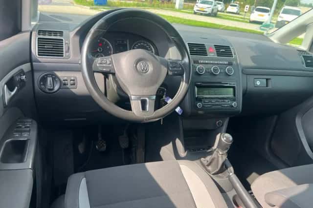 Volkswagen Touran (2013) thumbnail 5