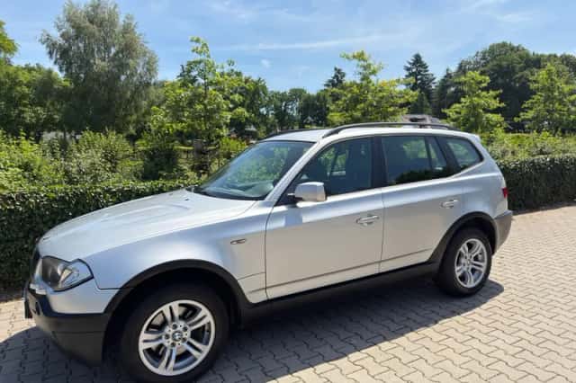 BMW X3 (2004) thumbnail 2