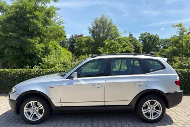 BMW X3 (2004) thumbnail 3