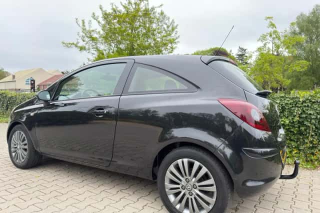 Opel Corsa (2014) thumbnail 4