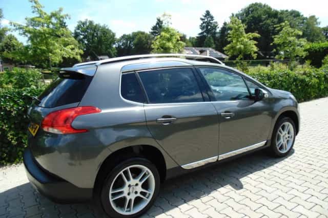 Peugeot 2008 (2015) thumbnail 5