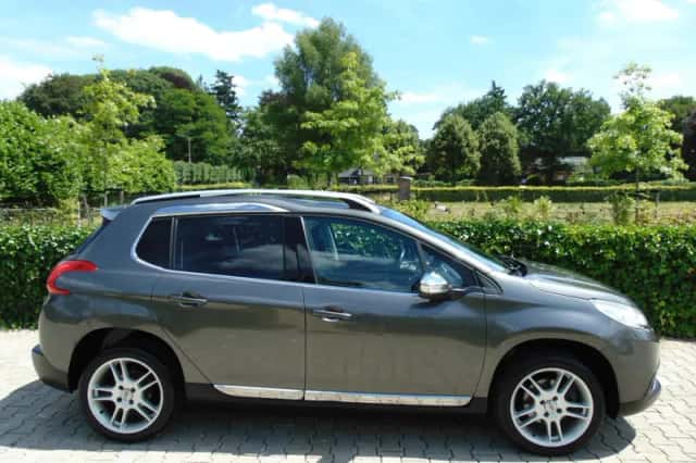 Peugeot 2008 (2015) thumbnail 6