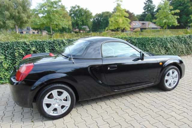 Toyota MR 2 (2001) thumbnail 5