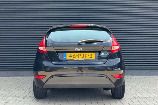 Ford Fiesta (2011) thumbnail 5