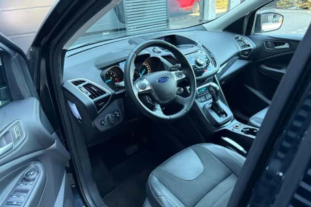 Ford Kuga (2013) thumbnail 3
