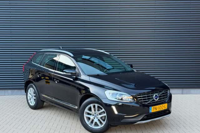 Volvo XC60 (2017) thumbnail 5