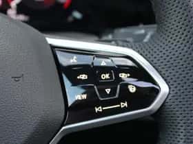 Volkswagen Golf thumbnail 42