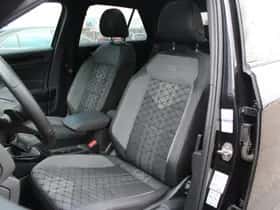 Volkswagen T-Roc thumbnail 4