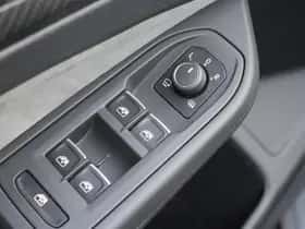 Volkswagen Golf (2022) thumbnail 31