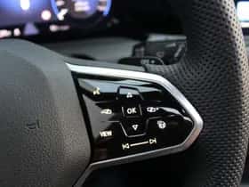 Volkswagen Golf thumbnail 41