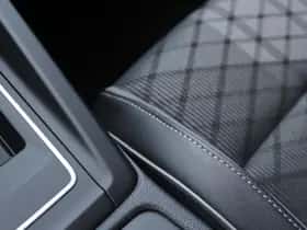Volkswagen Golf thumbnail 49