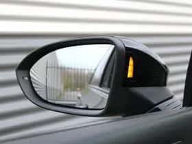 Volkswagen Golf thumbnail 10
