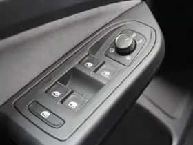 Volkswagen Golf (2023) thumbnail 37