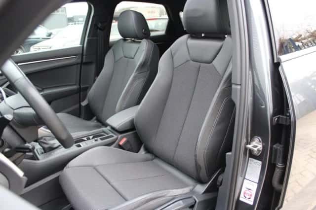 Audi Q3 (2022) thumbnail 4