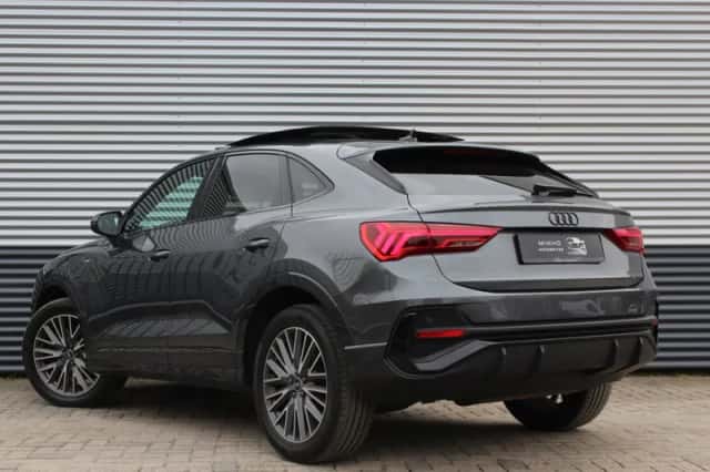 Audi Q3 (2022) thumbnail 6