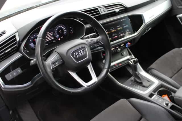 Audi Q3 (2019) thumbnail 3