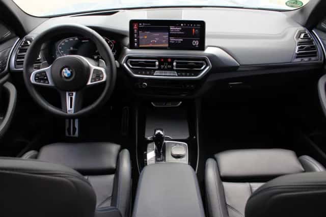 BMW X3 (2022) thumbnail 3