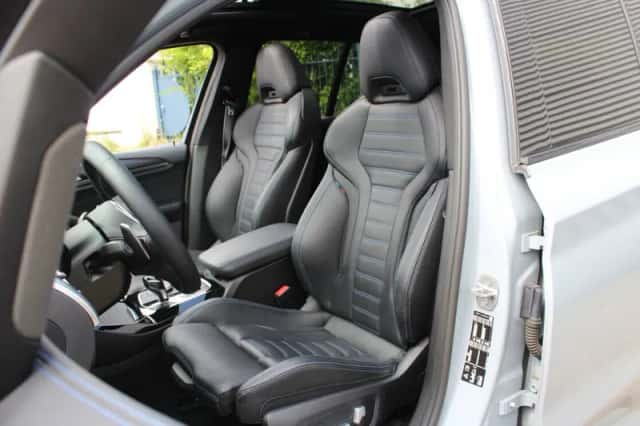 BMW X3 (2022) thumbnail 3