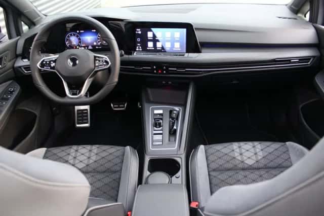 Volkswagen Golf (2022) thumbnail 3