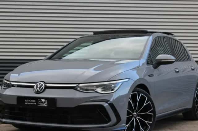 Volkswagen Golf (2023) thumbnail 1
