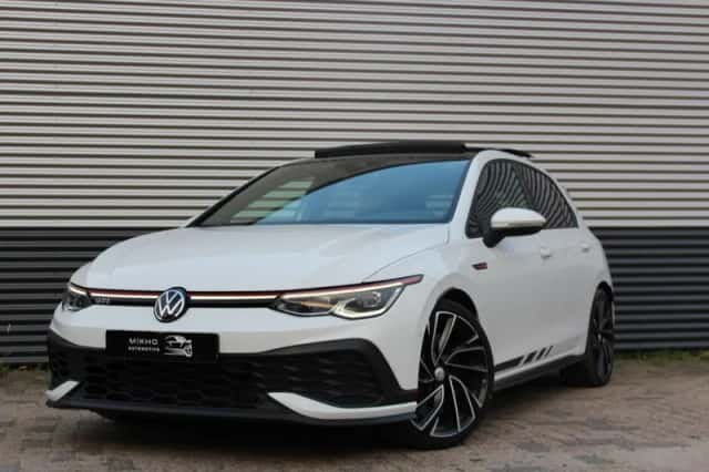 Volkswagen Golf (2021) thumbnail 2
