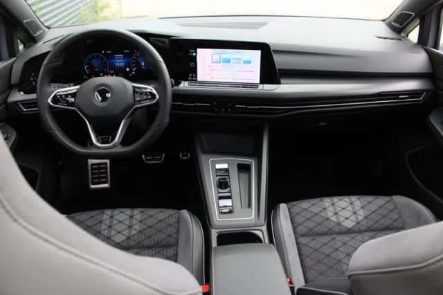 Volkswagen Golf (2021) thumbnail 3