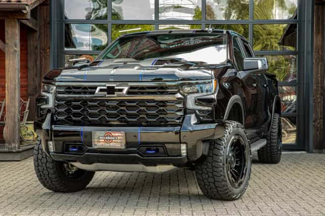 Chevrolet Silverado (2024) thumbnail 2