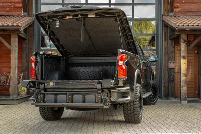 Chevrolet Silverado (2024) thumbnail 4