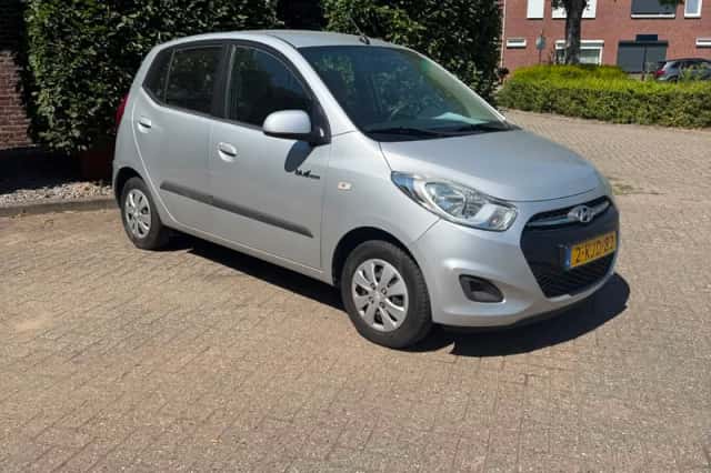 Hyundai i10 (2013) thumbnail 3