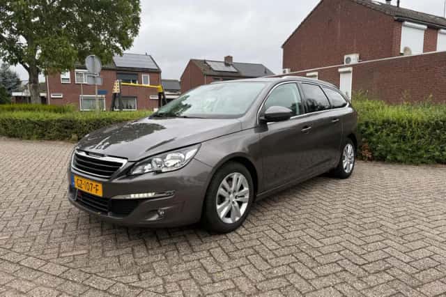 Peugeot 308 (2015) thumbnail 1
