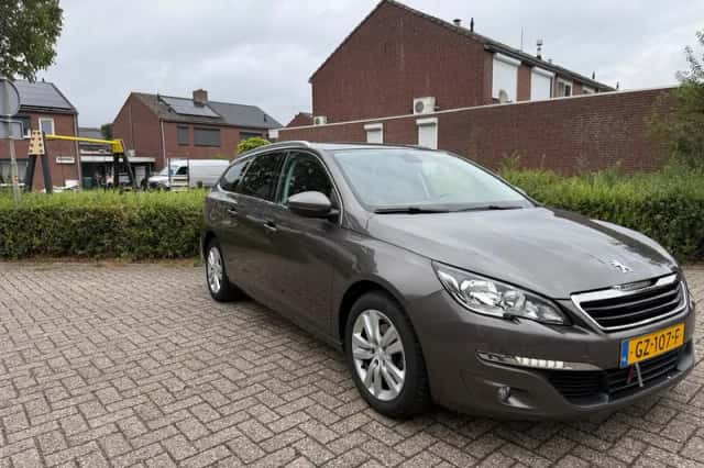 Peugeot 308 (2015) thumbnail 2