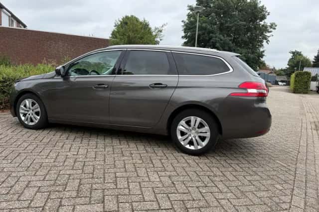 Peugeot 308 (2015) thumbnail 3