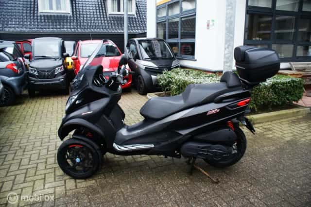 Piaggio Scooter (2018) thumbnail 2