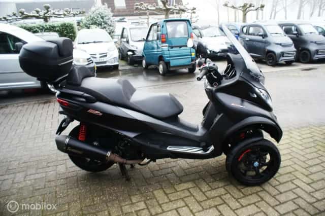Piaggio Scooter (2018) thumbnail 4