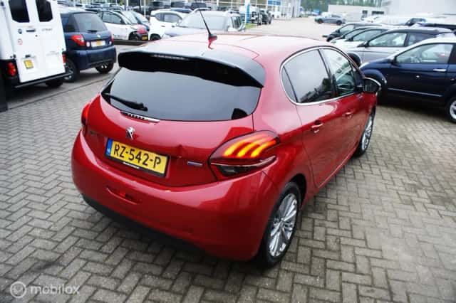 Peugeot 208 (2018) thumbnail 4