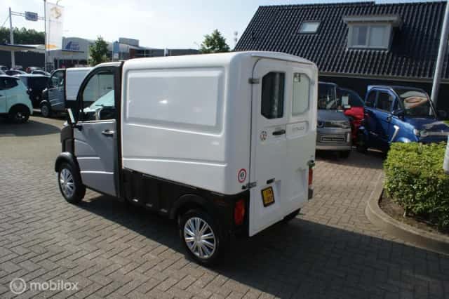 Aixam D-Truck (2023) thumbnail 3