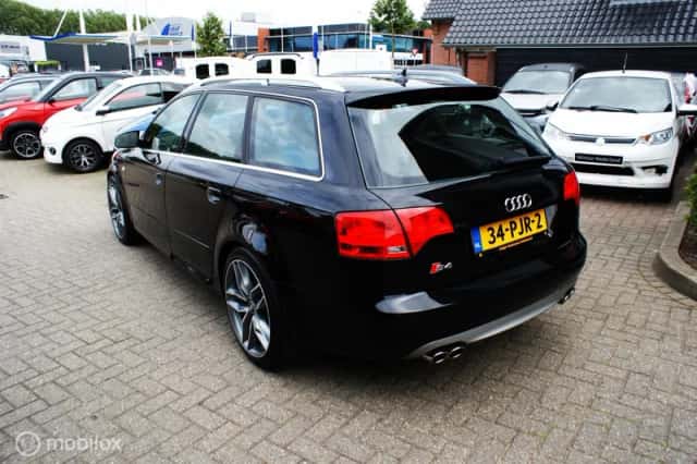 Audi S4 (2005) thumbnail 3