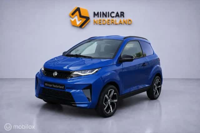 Aixam e-Crossover (2026) thumbnail 1