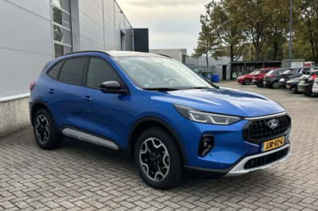 Ford Kuga (2025) thumbnail 4