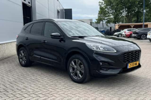 Ford Kuga (2023) thumbnail 3