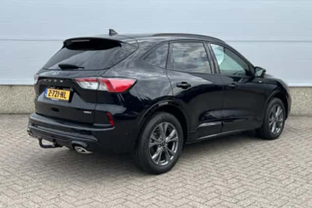 Ford Kuga (2023) thumbnail 5