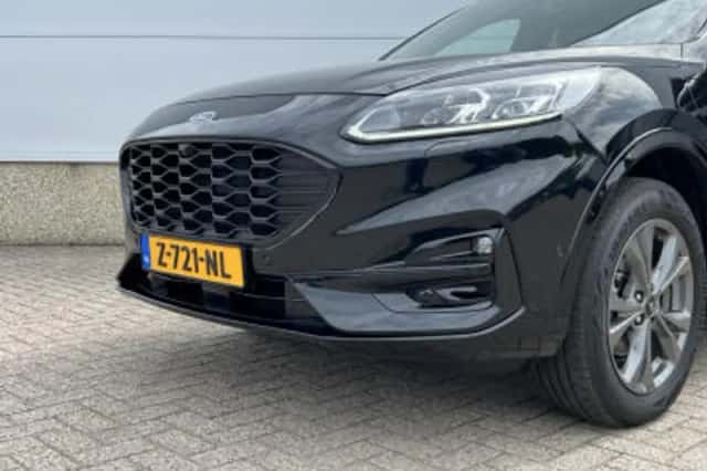 Ford Kuga (2023) thumbnail 6