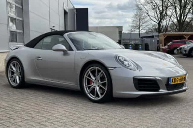 Porsche 911 (2018) thumbnail 4