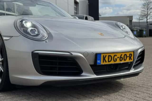 Porsche 911 (2018) thumbnail 6