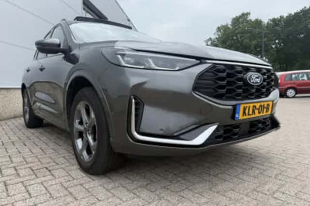 Ford Kuga (2025) thumbnail 3