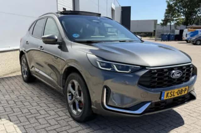Ford Kuga (2025) thumbnail 3